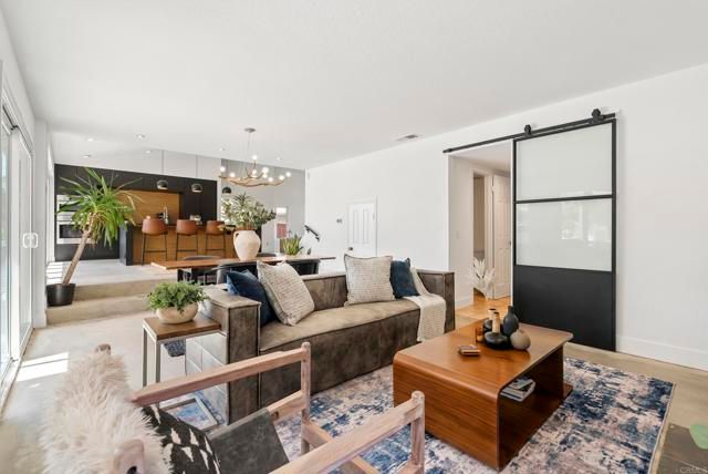 1609 Honeysuckle Court, Encinitas, CA 92024
