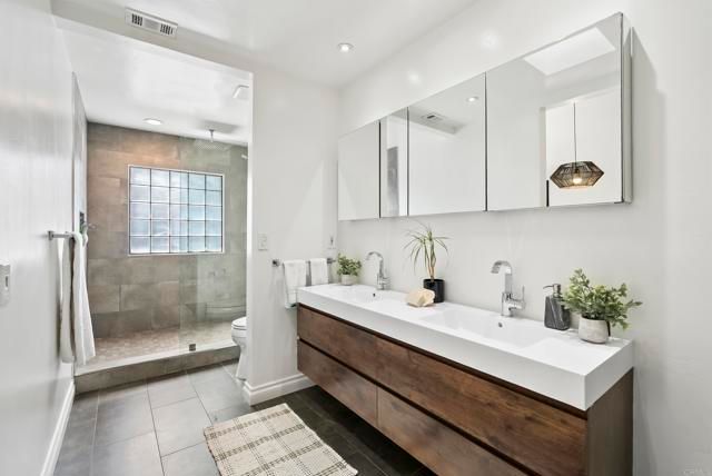 1609 Honeysuckle Court, Encinitas, CA 92024
