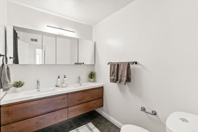 1609 Honeysuckle Court, Encinitas, CA 92024
