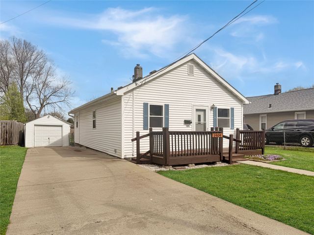 1909 E 24th Street, Des Moines, IA 50317