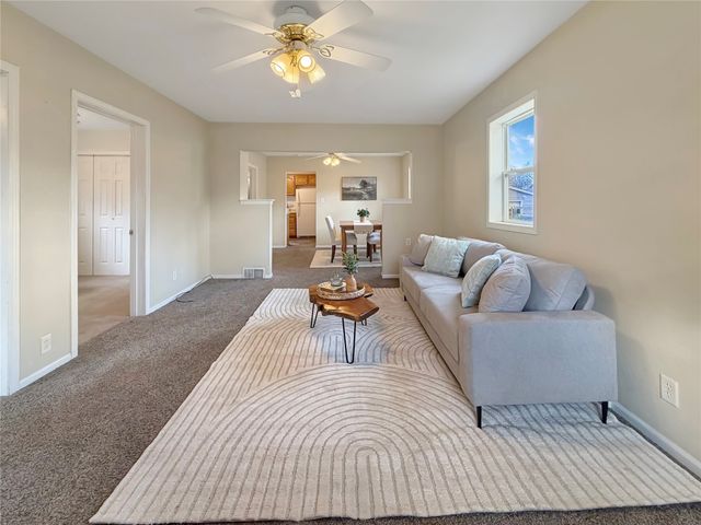 1909 E 24th Street, Des Moines, IA 50317