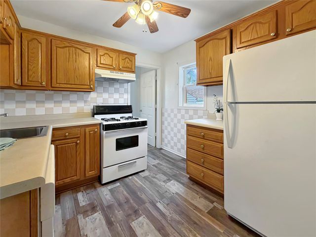 1909 E 24th Street, Des Moines, IA 50317