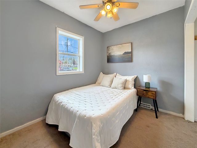 1909 E 24th Street, Des Moines, IA 50317