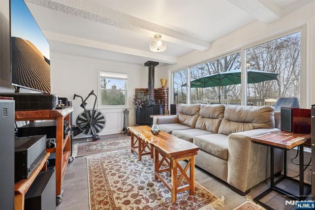 269 Paterson Avenue, Midland Park, NJ 07432