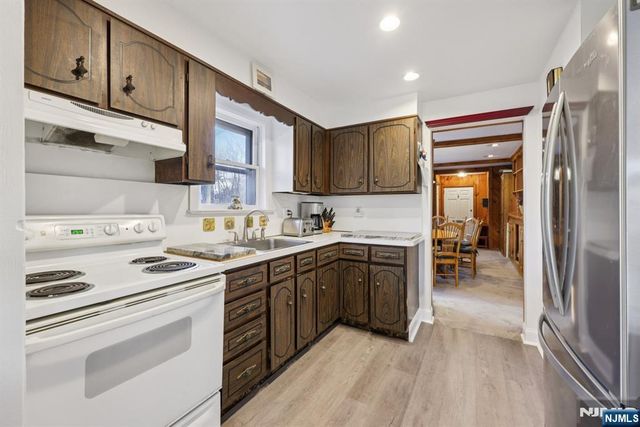 269 Paterson Avenue, Midland Park, NJ 07432