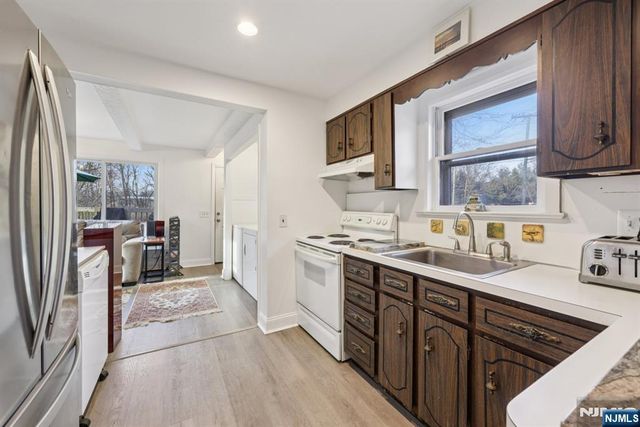 269 Paterson Avenue, Midland Park, NJ 07432