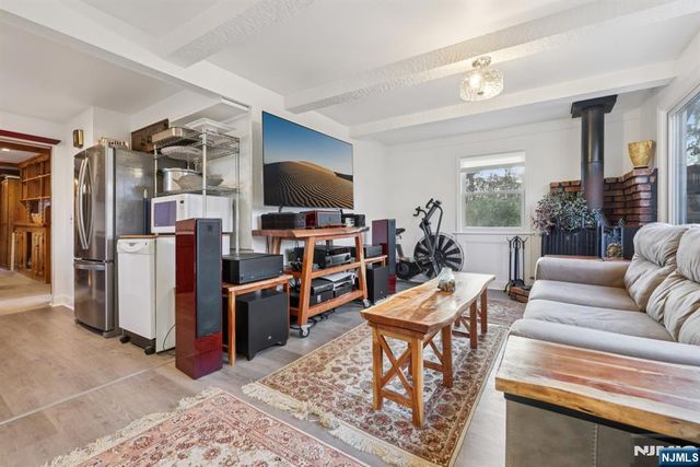 269 Paterson Avenue, Midland Park, NJ 07432