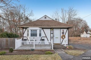 269 Paterson Avenue, Midland Park, NJ 07432