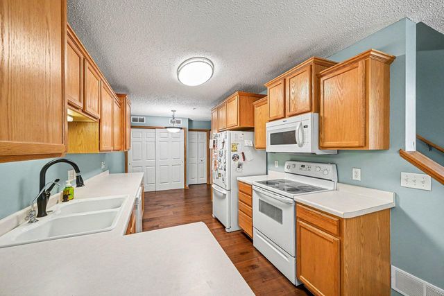 5443 Brewer Lane, Inver Grove Heights, MN 55076