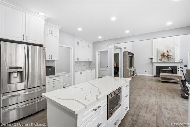 2043 Centennial Drive, Canton, MI 48187