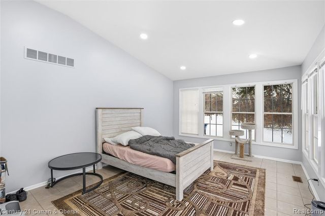 2043 Centennial Drive, Canton, MI 48187