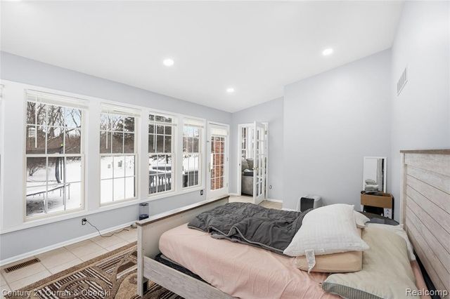 2043 Centennial Drive, Canton, MI 48187