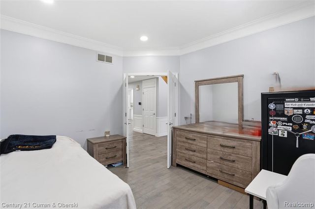 2043 Centennial Drive, Canton, MI 48187