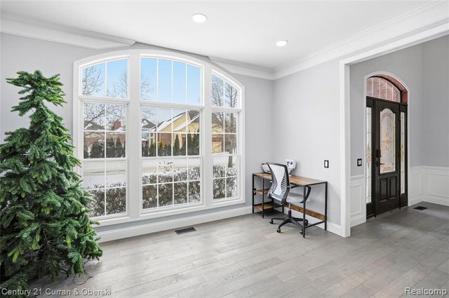 2043 Centennial Drive, Canton, MI 48187