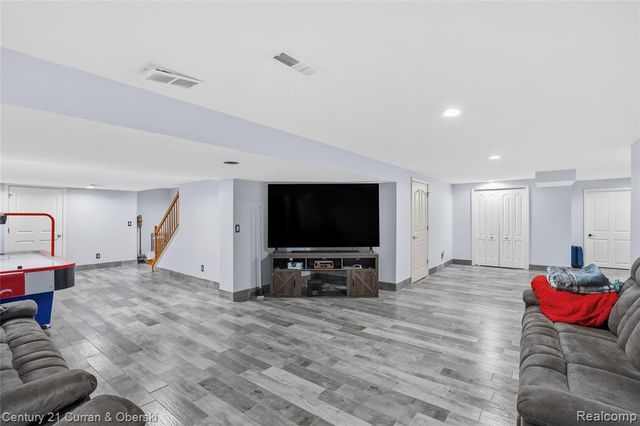 2043 Centennial Drive, Canton, MI 48187