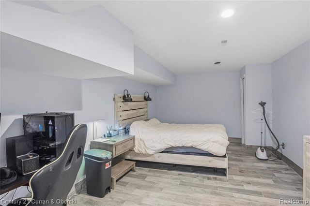 2043 Centennial Drive, Canton, MI 48187