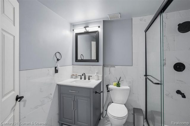 2043 Centennial Drive, Canton, MI 48187