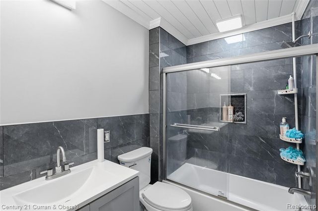 2043 Centennial Drive, Canton, MI 48187