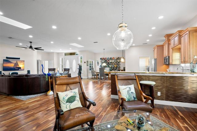 3045 CREST DRIVE, Clearwater, FL 33759