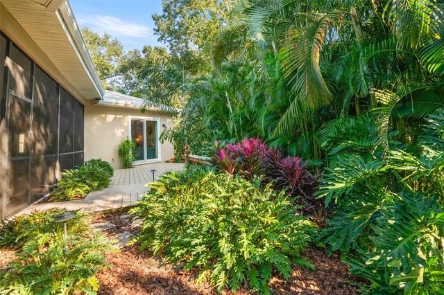 3045 CREST DRIVE, Clearwater, FL 33759