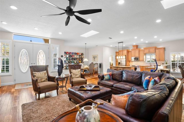 3045 CREST DRIVE, Clearwater, FL 33759