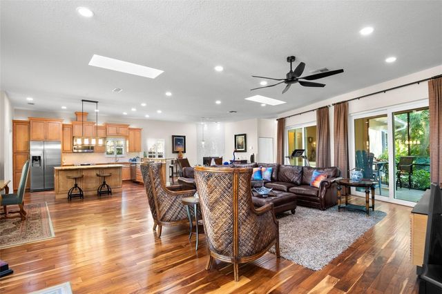 3045 CREST DRIVE, Clearwater, FL 33759