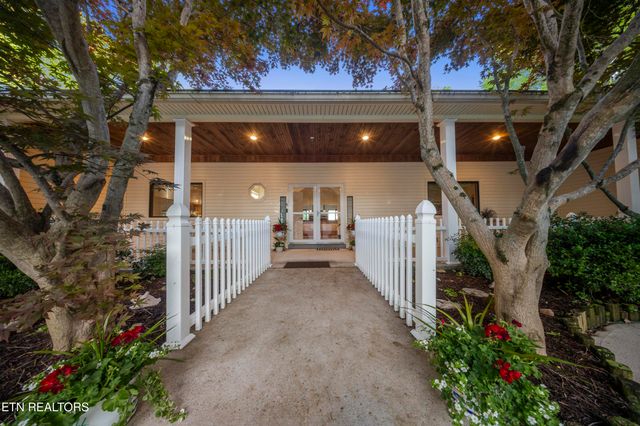 513 Cumberland Cove Rd, Monterey, TN 38574
