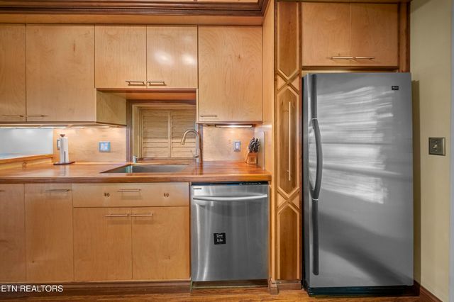 513 Cumberland Cove Rd, Monterey, TN 38574