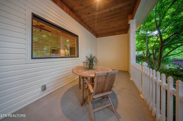 513 Cumberland Cove Rd, Monterey, TN 38574