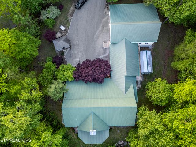 513 Cumberland Cove Rd, Monterey, TN 38574