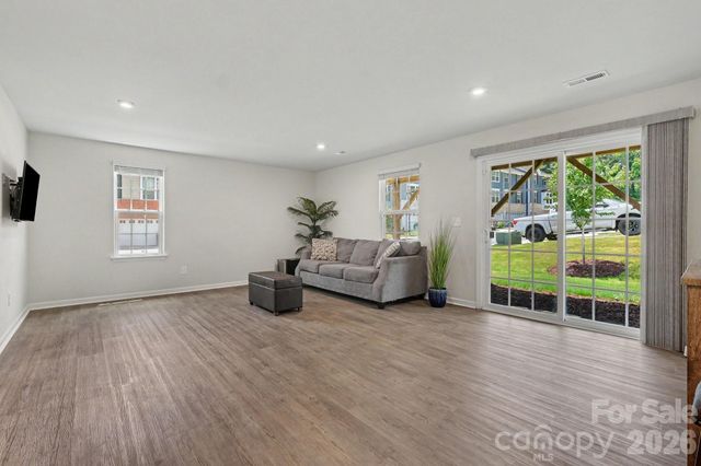 521 Moondance Drive, Gastonia, NC 28054