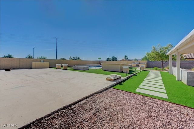 3728 River Heights Lane, Logandale, NV 89021