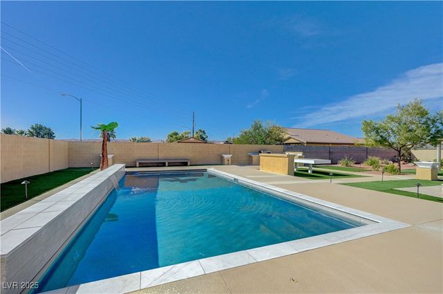 3728 River Heights Lane, Logandale, NV 89021