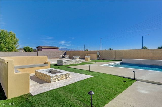 3728 River Heights Lane, Logandale, NV 89021