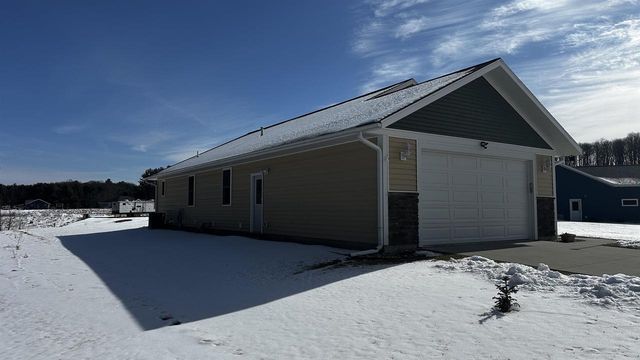 410 Glen Becker Court, Wisconsin Dells, WI 53965