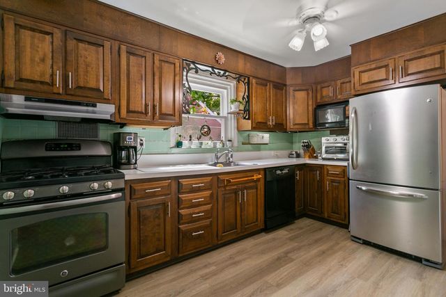 117 W WAYNE AVE, Aldan, PA 19018