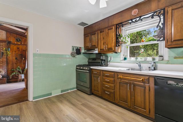 117 W WAYNE AVE, Aldan, PA 19018