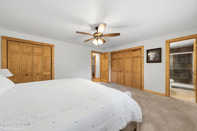 11982 N Emerald Dr, Hayden, ID 83835