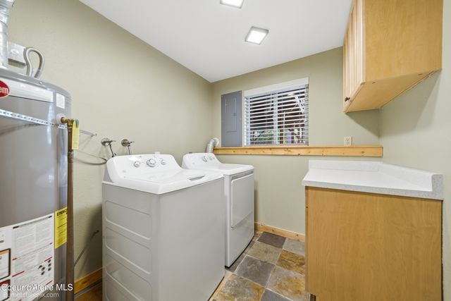 11982 N Emerald Dr, Hayden, ID 83835