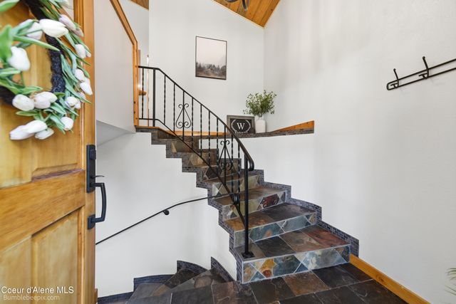 11982 N Emerald Dr, Hayden, ID 83835