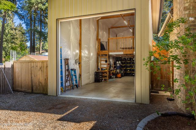 11982 N Emerald Dr, Hayden, ID 83835