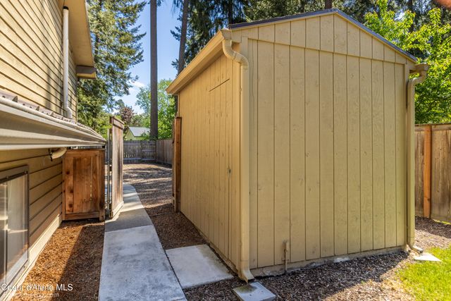 11982 N Emerald Dr, Hayden, ID 83835