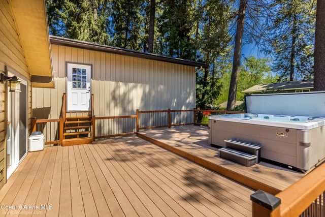 11982 N Emerald Dr, Hayden, ID 83835