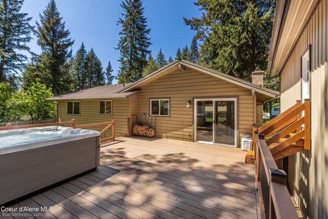 11982 N Emerald Dr, Hayden, ID 83835