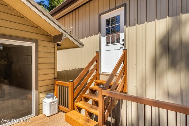 11982 N Emerald Dr, Hayden, ID 83835