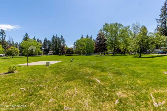 11982 N Emerald Dr, Hayden, ID 83835