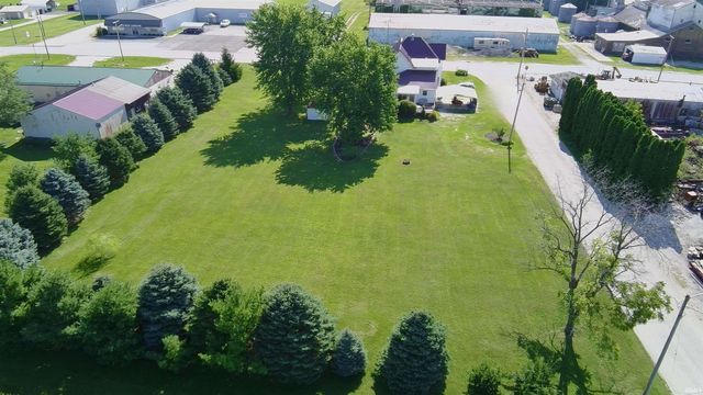 402 N Old US Highway 41 Highway, Boswell, IN 47921