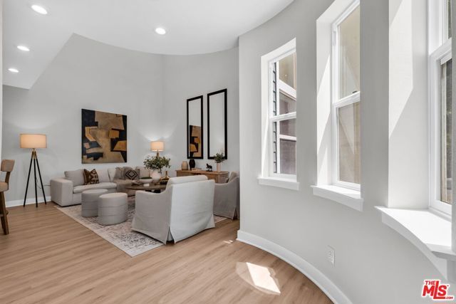 6020 Celedon 4, Los Angeles, CA 90094