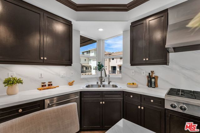 6020 Celedon 4, Los Angeles, CA 90094