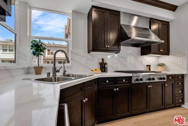 6020 Celedon 4, Los Angeles, CA 90094